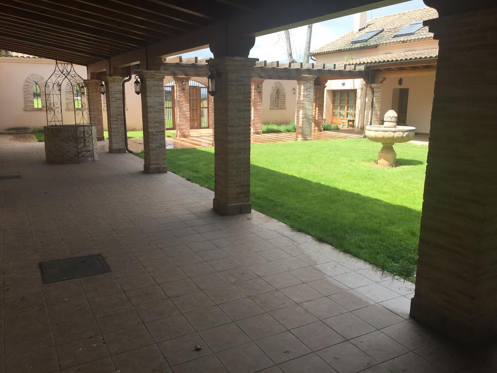 La Casona Del Tormes Villa Almenara de Tormes ภายนอก รูปภาพ